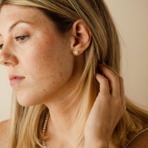 Medium Pearl Stud Earring